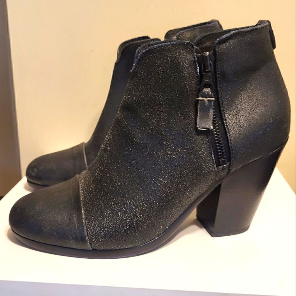 Rag & Bone Margot Black Distressed Leather Side Zip Ankle Boots sz.7/37 Ret.$495